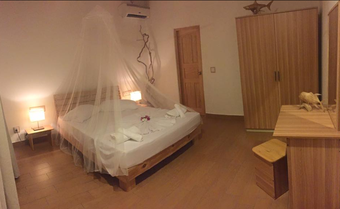 felidhoo_guesthouse_room