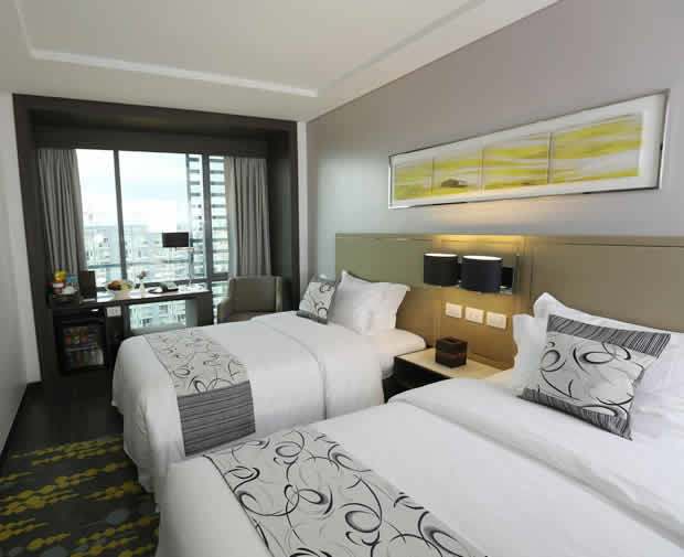 3-Belmont-Hotel-Mobile-Exclusive[1]